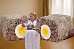 Curăţenie de Paşti. Şoşoacă şi-a scos toată mobila din casă ca să facă loc pentru drob
