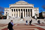 În doar 10 ani, s-a dublat numărul americanilor care cred că aceleași universități admirate în toată lumea afectează negativ America