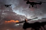 Ucraina lansează în luptă „dronele-mamă” cu inteligență artificială. O nouă eră a războiului automatizat