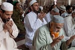 Britanicii se roagă zilnic la Allah să nu intre în recesiune din cauza tarifelor lui Trump