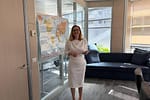 Alegeri prezidențiale 2025. Reportaj cu Regele Lear: Exit-poll-urile așteptate în singurătate de Elena Lasconi, candidata care a luat 1,7 milioane de voturi acum 5 luni