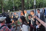 Ce i-a strigat Moșteanu (USR) lui Ciolacu (PSD) înainte de publicarea exit poll-urilor, în plină stradă