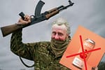 Nea Costel anunţă jihad împotriva blasfemiatorilor care vând supă într-o cutie de bere