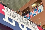 Mesaj de susținere la stadion pentru Dan Șucu » Bannerul suporterilor lui Genoa la meciul cu Milan
