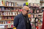 În control la sex shop, Piedone a muşcat dintr-un dildo: „Cârnaţii ăştia zici că-s din plastic!”