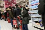 Fumătorii vor avea voie maxim 2 încercări când cumpără țigări, ca să nu mai țină coada