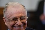 Ion Iliescu l-a felicitat pe Nicușor Dan. „Victoria dumneavoastră exprimă o aspirație profundă a cetățenilor”