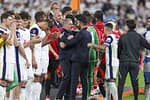 Gest uriaș făcut de Postecoglou imediat după fluierul final. Jucătorii lui Manchester United au fost surprinși