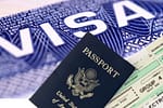 Administrația Trump revizuiește procedurile de verificare pentru acordarea vizelor pentru studenţi. Ambasadele SUA, inclusiv cea din România, suspendă programările pentru interviuri