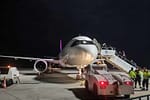 Scandal monstru la bordul unui avion Wizz Air, pe Aeroportul Otopeni. Intervenţie de urgenţă a poliţiştilor
