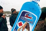 Delir în Vaslui! După Coca-Cola, şi Mona a scos sticle personalizate cu numele tău