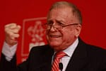Ion Iliescu a chemat 15.000 de mineri ca să bată cancerul