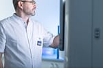 Premieră în România. MedLife aduce cea mai avansată tehnologie de secvențiere și pregătește un program amplu de testare genetică