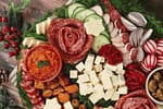 Trandafirul de salam, declarat specie protejată. Ce amendă rişti dacă îl mănânci la nunţi