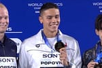 Un zâmbet mondial. Momentul intonării Imnului României, după ce David Popovici a devenit campionul lumii