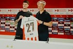 Gafa făcută de Dennis Man în momentul prezentării la PSV Eindhoven. Internaționalul și-a omis înaintașii
