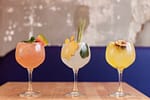 Răsfață-te cu o băutură rece de Sfânta Maria. Două rețete de cocktailuri delicioase, cu și fără alcool, perfecte pentru weekendul prelungit