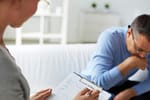 Pare un moft, dar nu e. Cât de importantă este consilierea psihologică în cazul bolnavilor de cancer: „Pacientul trece prin cinci faze”