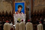 Un adolescent italian va deveni duminică primul sfânt catolic din generația milenialilor. Cine a fost Carlo Acutis, „influencerul lui Dumnezeu”