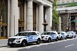 NYPD, criticat după ce a arestat un bărbat nevinovat identificat de AI. Nici măcar nu semăna cu suspectul