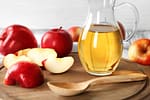Adio paharului cu oțet de mere pentru slăbit. Ştiința respinge așa-zisul „arzător natural de grăsimi”