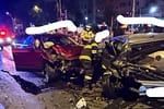 Accident grav în Capitală, în Sectorul 5: o persoană este încarcerată, iar unul dintre șoferi a fugit de la locul faptei