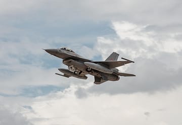 România are de joi încă trei avioane F-16 în dotare / Câte avioane moderne de luptă au acum în total Forțele Aeriene Române