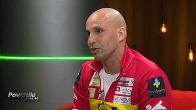 Plătește bani grei ca să înoate noaptea, deasupra rechinilor, în Hawaii. Costurile aventurilor incredibile ale înotătorului Paul Georgescu