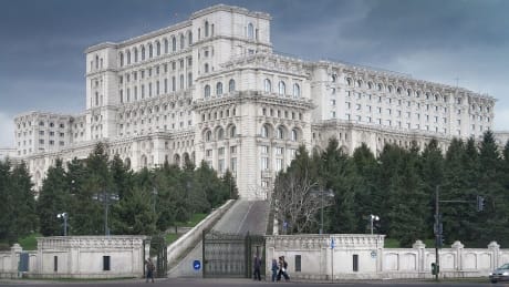 O tânără nevăzătoare trage un semnal de alarmă. De ce nu a putut să ocupe un loc de muncă din subordinea Senatului