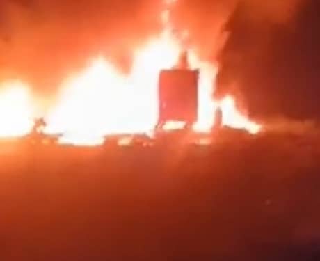 Atenție, imagini șocante: Sunt aproape 40 de morţi, după ce un camion s-a lovit de un autocar, în Mexic