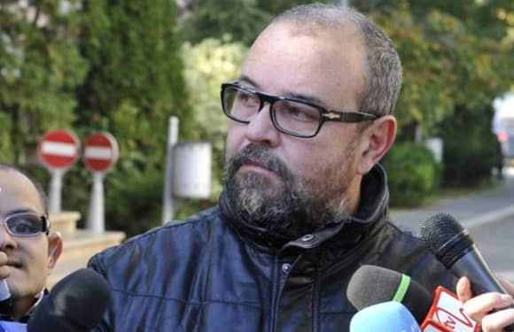 Piedone își face statuie în față la Colectiv cu banii primiți despăgubire de la instanță