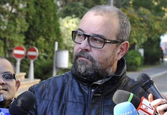Piedone își face statuie în față la Colectiv cu banii primiți despăgubire de la instanță