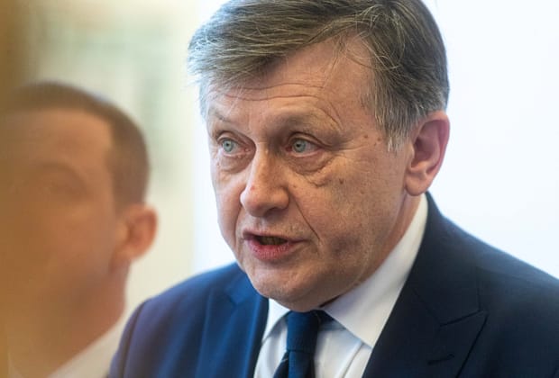 VIDEO Antonescu spune că nu vrea să schimbe guvernul după prezidențiale, pentru cooptarea USR: „Nu mă voi apuca să intrigăresc prin Parlament”
