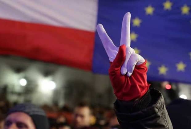 Ce îi lipsește României ca să capete greutatea Poloniei în UE: „Au știut cum să se apropie de cercul restrâns al deținătorilor puterii reale”