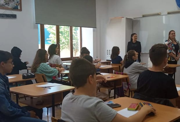 Cum văd elevii reformarea sistemului de Educație: „Vrem manuale atractive, profesori implicați și libertatea de a ne alege viitorul”