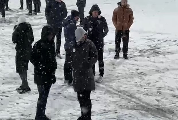 Florin Tănase a rămas cu gura căscată când a văzut cum este deszăpezit Stadionul Municipal din Buzău
