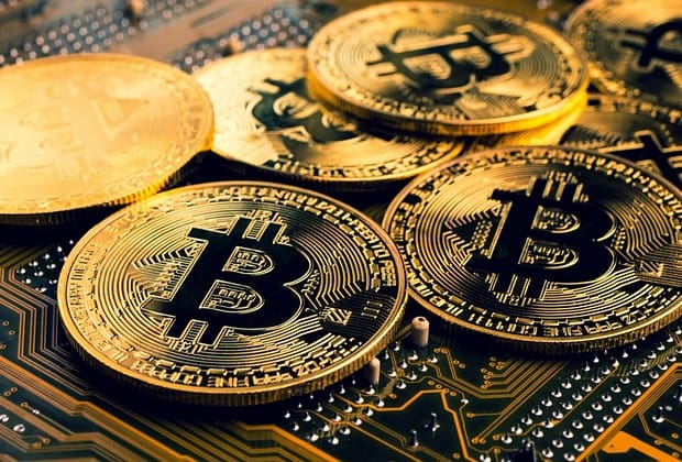 Inteligența Artificială crește puternic piața criptomonedelor. Ce rol au „agenții AI”