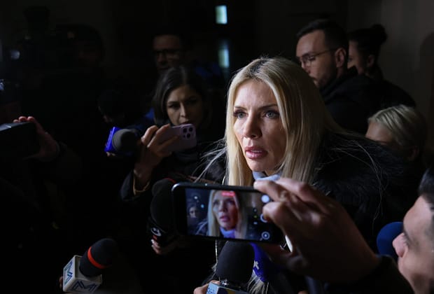 ICCJ încă nu a decis încă dacă Laura Vicol și Vladimir Ciorbă rămân în arest / Procesul, reluat în complet de divergență, după ore bune de dezbatere