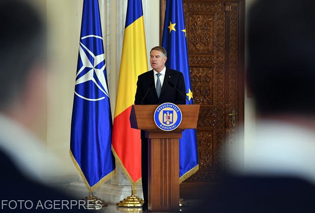 Președintele CCR și doi judecători, decorați de Iohannis. Bogdan Chirieac: Arată ca o cumpărare a distinșilor membri ai Curții Constituționale