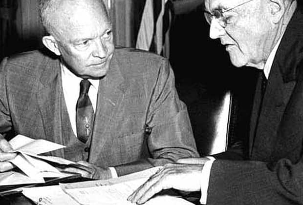 Epurările din anii ’50. Lecții neînvațate din vânătoarea anticomunistă pot să rănească din  nou America