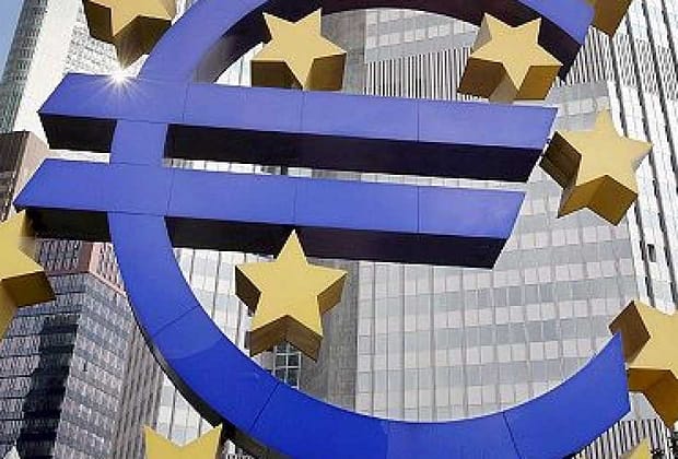 Avertisment al băncii centrale a UE. Europa ar putea avea de pierdut de pe urma războiului comercial dintre SUA şi China