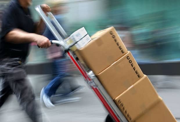 Serviciul de poştă american nu mai acceptă colete din China și Hong Kong