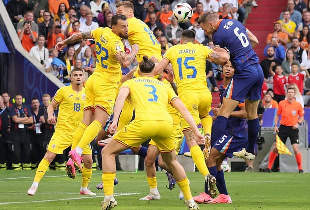 E gata! Universitatea Craiova a bătut palma pentru internaționalul care a jucat cu România la Euro 2024