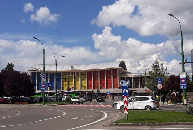 Gara din Brașov va fi modernizată: se înlocuiește „Sârma băăăăă!””