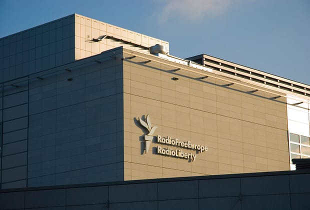 Europa Liberă a anunțat că guvernul SUA i-a oprit transmisia televiziunii în limba rusă