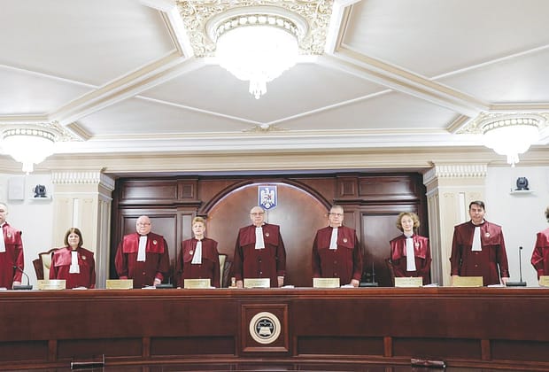 Veniturile de nababi ale judecătorilor CCR. Ce sporuri și beneficii au aceștia