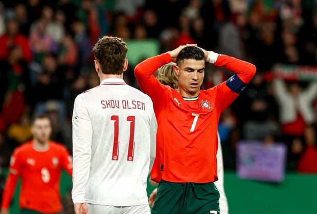 Cristiano Ronaldo, făcut praf în Portugalia, după ce a ratat un penalty cu Danemarca: ”Scadalos” / ”Lasă fotbalul!”