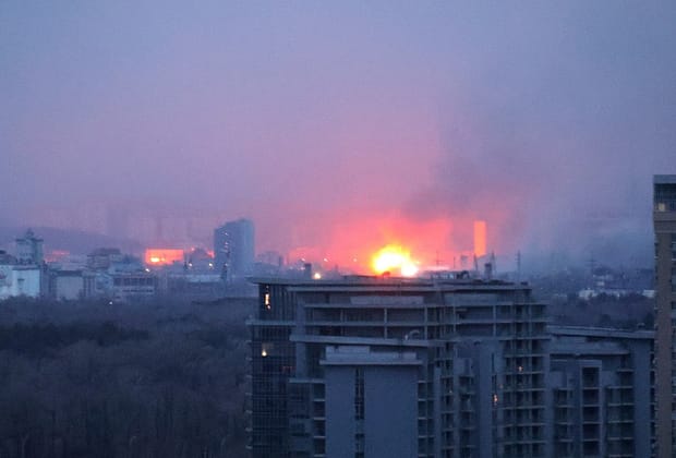 Rusia a atacat violent Ucraina, imediat după „convorbirea de pace” dintre Putin și Trump. Zelenski: „Aceste atacuri ne distrug energia, infrastructurile şi viaţa normală”