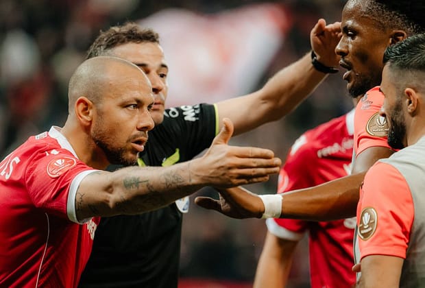 Dinamo o ”ajută” pe rivala FCSB în cursa la titlu! Cum arată clasamentul cu patru etape înainte de final