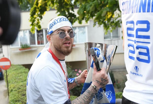Denis Alibec vrea un salariu de șeic la Universitatea Craiova! Transferul verii se negociază într-un hotel de lux